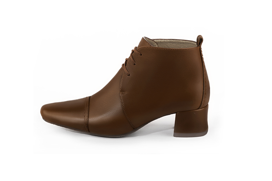 Caramel brown women's ankle boots with laces at the front. Round toe. Low flare heels. Profile view - Florence KOOIJMAN